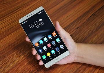 Представлен планшетофон Huawei Honor Note 8 с дисплеем Super AMOLED и SoC Kirin 955, оцененный в $346