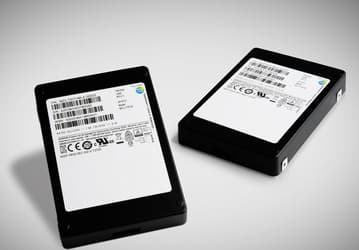 Компания Samsung Electronics представила 64-слойную флэш-память V-NAND и SSD рекордного объема