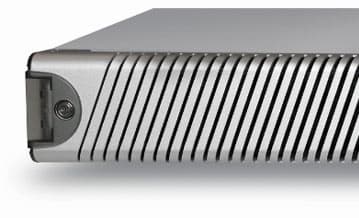 Производительность массива SSD E8-D24 в режиме чтения достигает 10 000 000 IOPS, в режиме записи — 4 000 000 IOPS