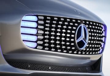 Mercedes готовит к выпуску четыре модели электромобилей