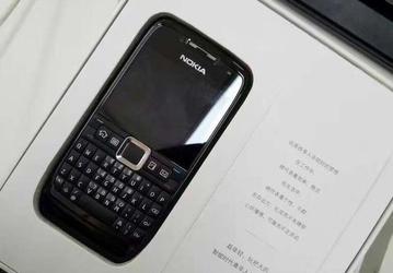 Meizu использовала смартфон Nokia E71, намекая на функциональность своего нового планшетофона