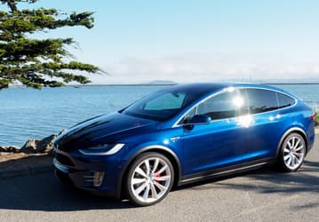 Tesla собирается увеличить дальность хода своих электромобилей
