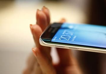 По мнению IHS, каждый пятый отгруженный дисплей AMOLED для смартфонов будет изогнутым