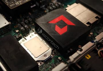 Фото дня: 16-ядерный серверный процессор AMD Zen (Naples)