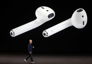 Наушники Apple AirPods появились в продаже
