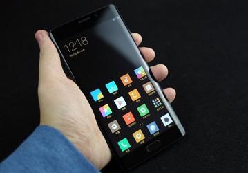 Версия смартфона Xiaomi Mi Note 2 с плоским дисплеем не увидит свет