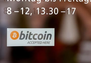 Суммарная стоимость биткойнов превысила 14 млрд долларов