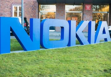 Nokia подала иски против компании Apple в 11 странах, обвиняя ее в нарушении 40 патентов