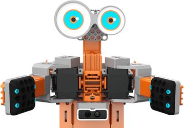 Робот TankBot поставляется в виде набора для самостоятельной сборки