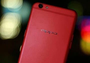 Фото дня: красный смартфон Oppo R9S