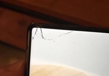 Годовая страховка хрупкого смартфона Xiaomi Mi Mix стоит $36