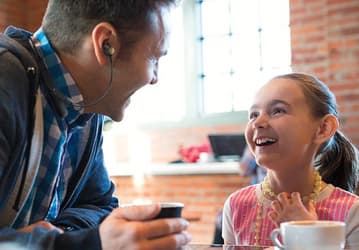 Наушники Bose Hearphones позволят лучше слышать собеседника в шумном месте