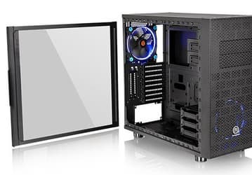 Закаленное стекло занимает почти всю площадь боковой стенки корпуса Thermaltake Core X31 Tempered Glass Edition