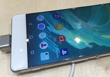 Новая линейка смартфонов Sony с упором на съемку фото: Xperia X (фото с MWC 2016)