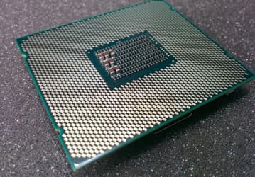 Стали известны параметры двух десятков CPU Intel Xeon E5-2600 V4