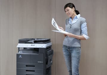 Монохромное МФУ Konica Minolta bizhub 226 предназначено для небольших и средних рабочих групп
