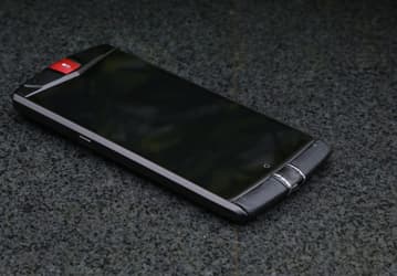 Новый смартфон Ulefone выглядит как бюджетное решение Vertu