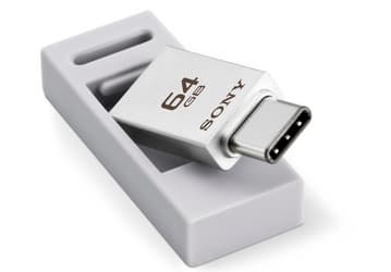 Sony USM-CA1 — небольшой накопитель с разъёмами USB Type-A и USB Type-C