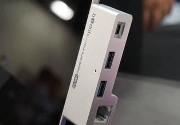 Bidul предлагает аксессуар за $45, который дает владельцам планшета Surface Pro 4 разъем Ethernet и дополнительный порт USB 3.0 
