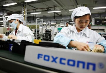 В декабре продажи Foxconn обвалились на 20%, однако по итогам года компания смогла улучшить результат