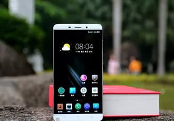 Смартфон Qiku 360 получил 4 ГБ оперативной, 128 ГБ флэш-памяти и сдвоенную камеру