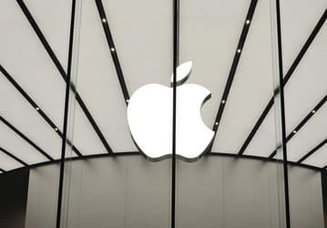 Google заплатила Apple миллиард долларов, чтобы остаться поисковой строкой в интерфейсе iPhone