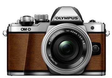 Камера Olympus OM-D E-M10 Mark II Limited Edition отделана кожзаменителем