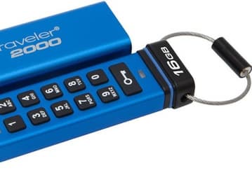 Флэш-накопитель Kingston DataTraveler 2000 располагает физической клавиатурой для установки и ввода пароля