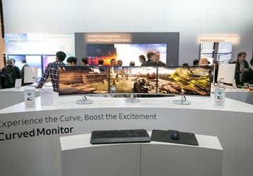 Радиус кривизны мониторов Samsung CF591, CF391, CF390 и CF398 составляет 1800 мм