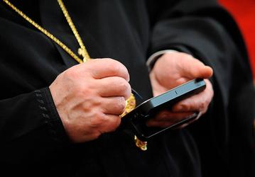 РПЦ одобрила идею выпуска православного мессенджера
