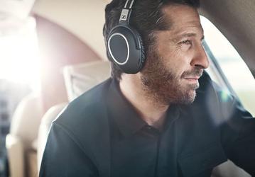 Беспроводные наушники Sennheiser PXC 550 способны проработать автономно до 30 часов