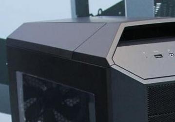 Корпуса MasterCase 4 и MasterCase 6 лишены характерной черты, объединяющей другие модели серии