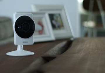 D-Link DCS-8200LH HD — недорогая домашняя камера наблюдения со 180-градусным углом обзора
