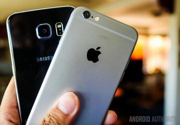 Samsung увеличила долю выручки на рынке смартфонов, а Apple, напротив, потеряла