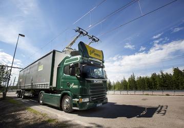 Scania показала гибридный 9-тонный грузовик, который мечтает стать троллейбусом