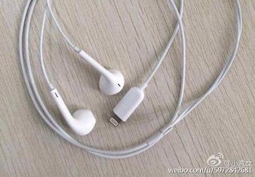 Появилось фото наушников Apple EarPods с разъёмом Lightning