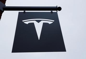 Глава Tesla признал возможность закупки аккумуляторов у Samsung
