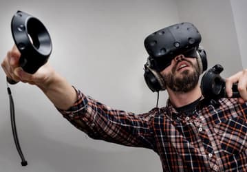 Valve старается привлечь внимание к шлему виртуальной реальности HTC Vive обычным контентом