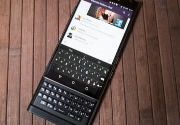 Смартфон BlackBerry Priv получил важные обновления для камеры и клавиатуры