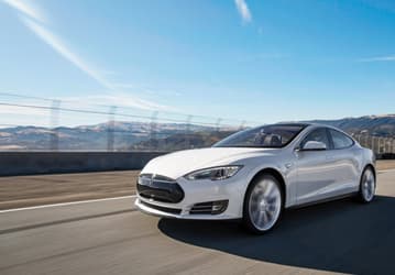 В 2017 году пройдет первый чемпионат по гонкам на электромобилях Tesla Model S