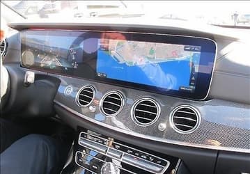 В приборных панелях автомобилей Mercedes E-Class будут использоваться гибкие панели OLED производства LG Display 