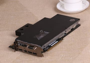 За охлаждение видеокарты Asus STRIX-980TI-P-GAMING-ICE отвечает водоблок с полным покрытием