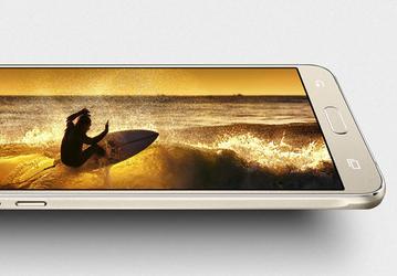 Каталог Samsung пополнили смартфоны Galaxy J5 и J7 образца 2016 года