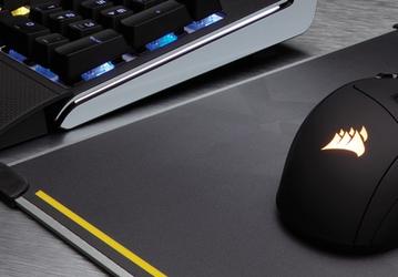 Новая игровая мышь Corsair Gaming Sabre RGB оснащена оптическим датчиком разрешением 10 000 точек на дюйм