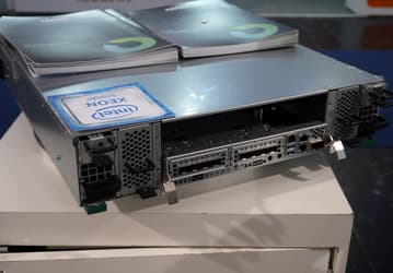 Хранилища Qsan XCube DAS XD5300 и XCube SAN XS5200 поддерживают интерфейс SAS 12 Гбит/с 