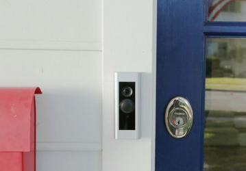 Ring Video Doorbell Pro — дверной звонок, камера наблюдения и домофон в одном лице