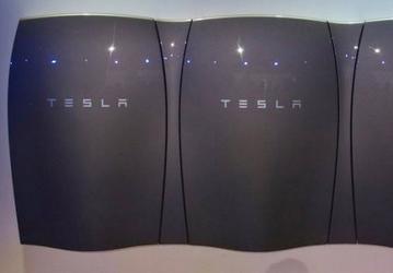 Tesla прекратила производство домашних аккумуляторов Powerwall емкостью 10 кВт•ч, готовясь к выпуску Powerwall 2.0