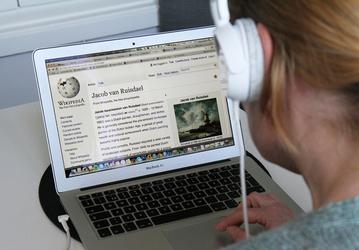 Wikipedia обзаведётся собственным синтезатором речи. Правда, изначально лишь для шведского, английского и арабского языков