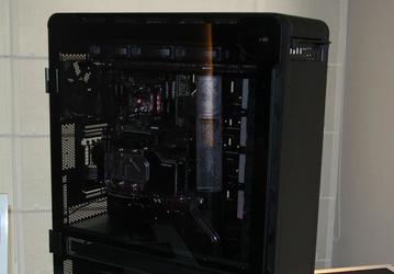 Стенки корпуса Phanteks Enthoo Elite категории full-tower изготовлены из листового алюминия толщиной 4 мм и стекла