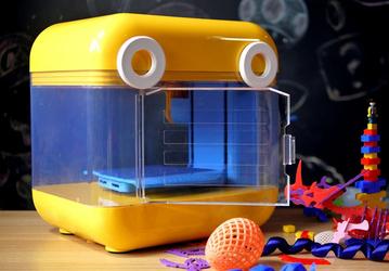 Создатели называют MiniToy 3D Printer первым в мире детским 3D-принтером с поддержкой STEAM